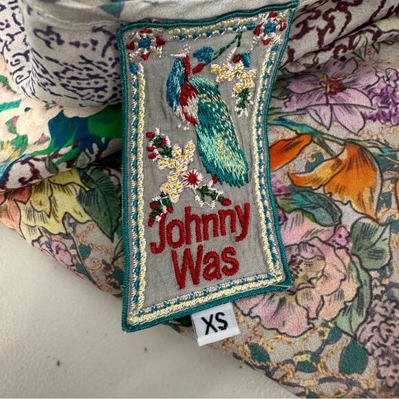 Johnny Was Boho Floral Patchwork V-Neck Women Top Size XS - Picture 10 of 12